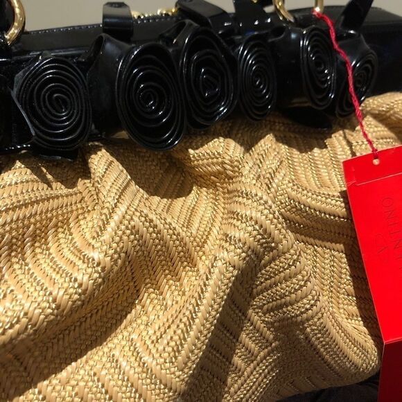 NWTS AUTHENTIC Valentino Garavani Woven & black Patent Satchel Bag Purse - Picture 4 of 11